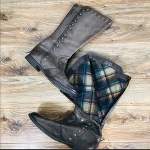 ❤️BORN tall studded brown boots genuine leather ♥️
